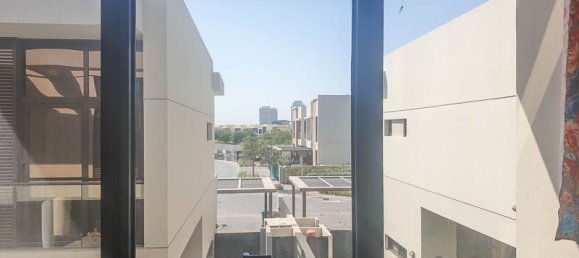 3 bedrooms Townhouse in Dubai, UAE No. 4457 2