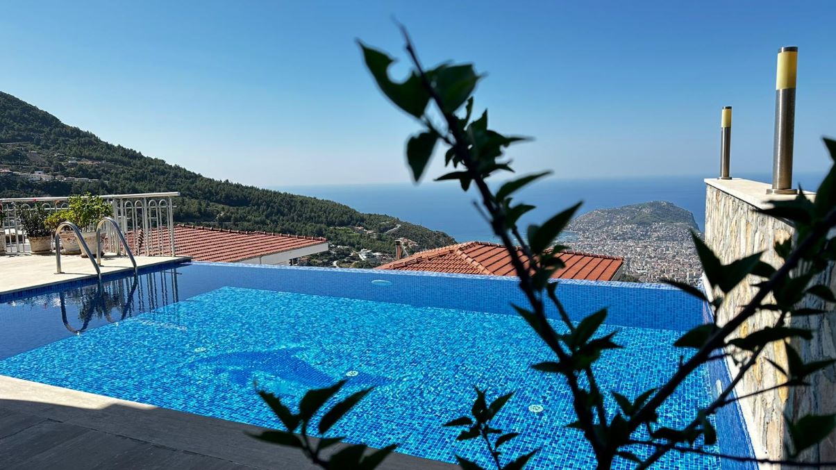 Villa 4+1 in Alanya, Turkey No. 17108