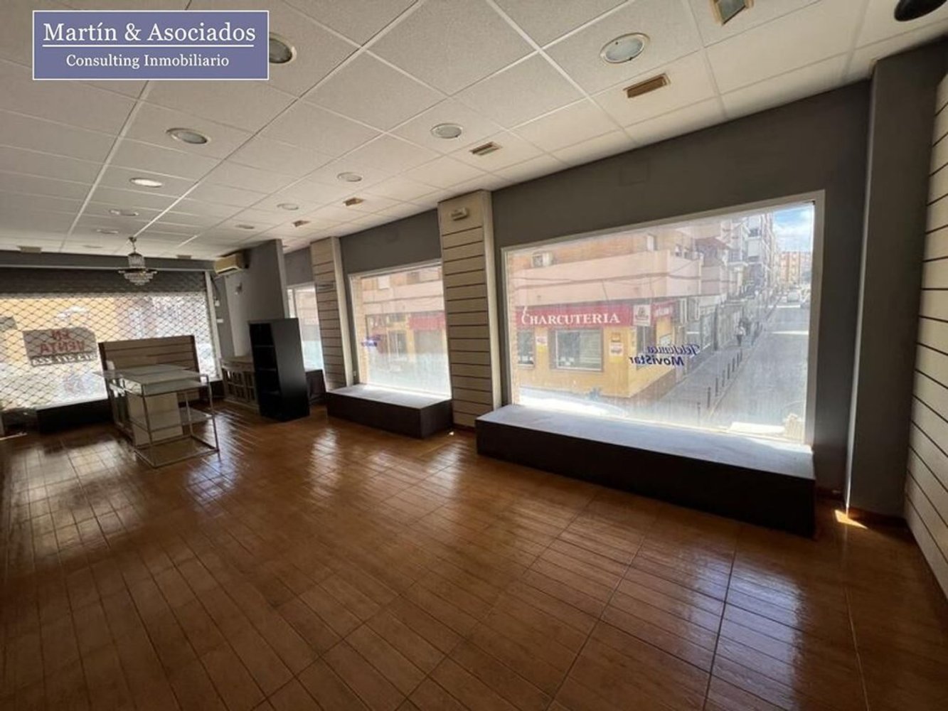 103m² Commercial property in Andalusia, Spain No. 192227
