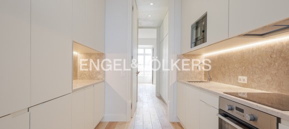 2 bedrooms Apartment in Lisbon, Portugal No. 10777 10