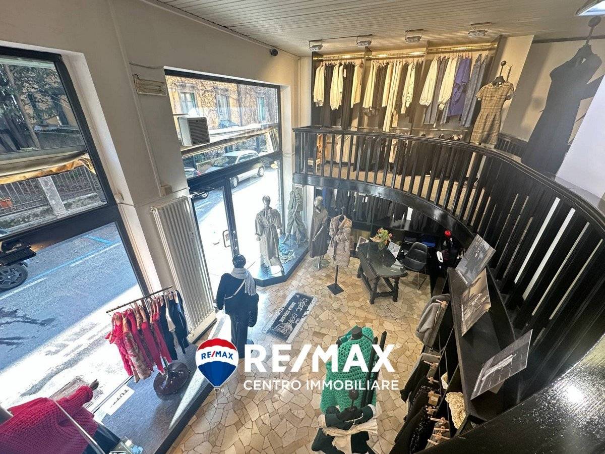 Imóvel comercial de 1 divisão em Varese, Italy N.º 133004