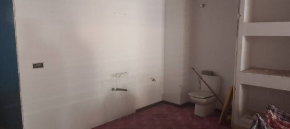 130m² Commercial property in Valencia, Spain No. 175896 3