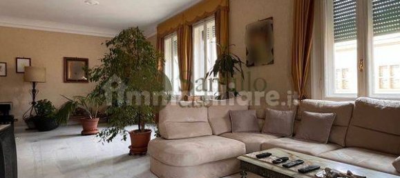 5 bedrooms Apartment in Rome, Italy No. 66691 6