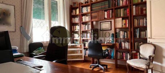 5 bedrooms Apartment in Rome, Italy No. 66691 22