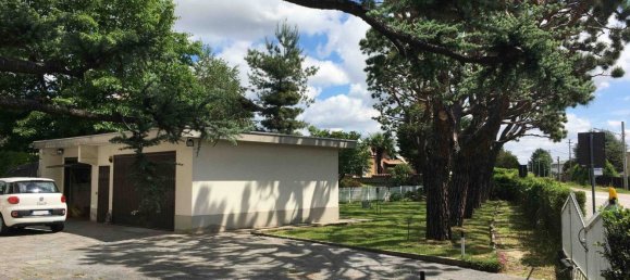 6 غرف نوم فيلا في Lonate Pozzolo, Italy رقم 312012 36