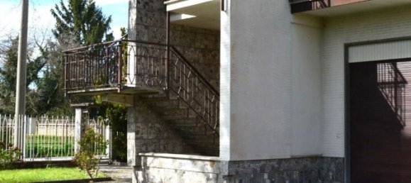 6 غرف نوم فيلا في Lonate Pozzolo, Italy رقم 312012 11