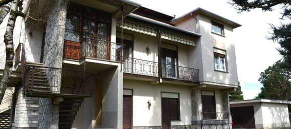 6 غرف نوم فيلا في Lonate Pozzolo, Italy رقم 312012 3