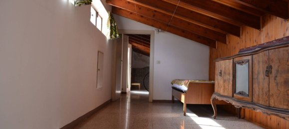 6 غرف نوم فيلا في Lonate Pozzolo, Italy رقم 312012 30