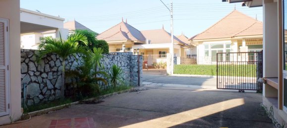 Café/restaurante de 2 dormitorios en Pattaya, Thailand No. 1870 2