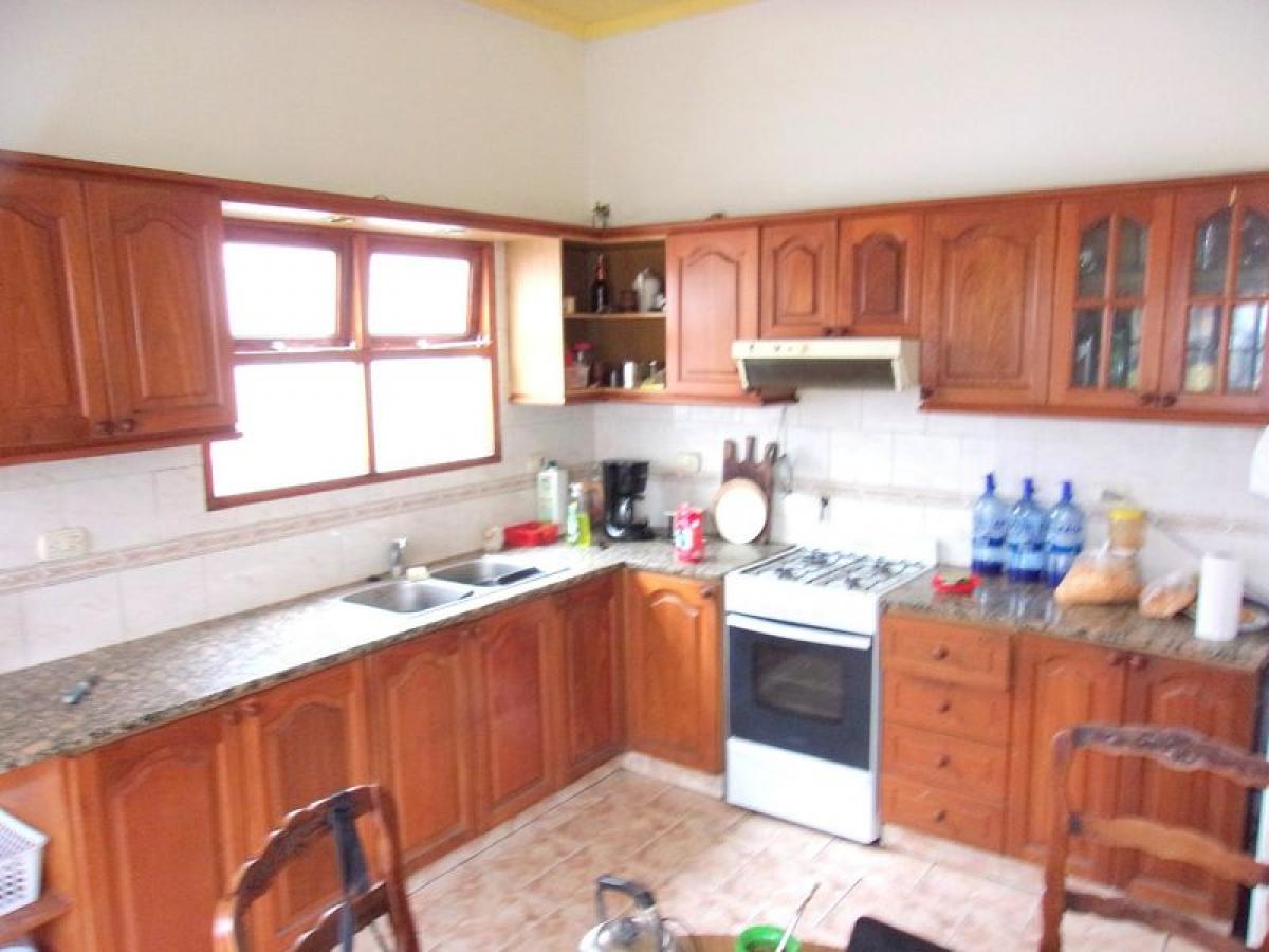 3 bedrooms House in Mar del Plata, Argentina No. 85690