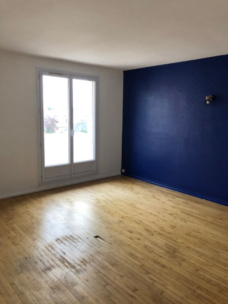 2 bedrooms Apartment in Angers, France No. 278480