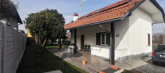 3 غرف نوم فيلا في Casnate con Bernate, Italy رقم 73987 23