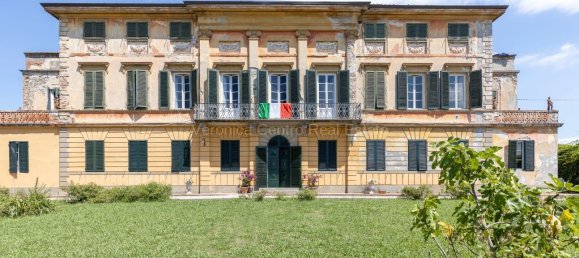 10 bedrooms Villa in Capannori, Italy No. 181937 2