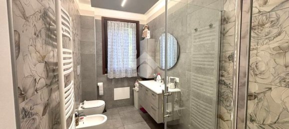 2 bedrooms Apartment in Mantua, Italy No. 315655 6