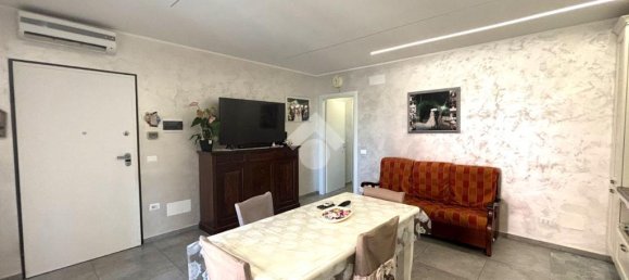 2 bedrooms Apartment in Mantua, Italy No. 315655 4