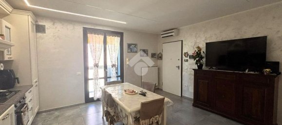 2 bedrooms Apartment in Mantua, Italy No. 315655 3
