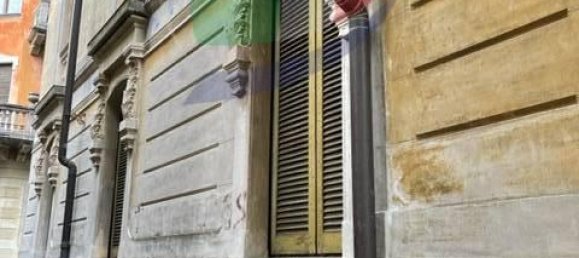 7 rooms House in Valdilana, Italy No. 2129 2