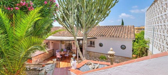 3 bedrooms Villa in Fuengirola, Spain No. 185671 3