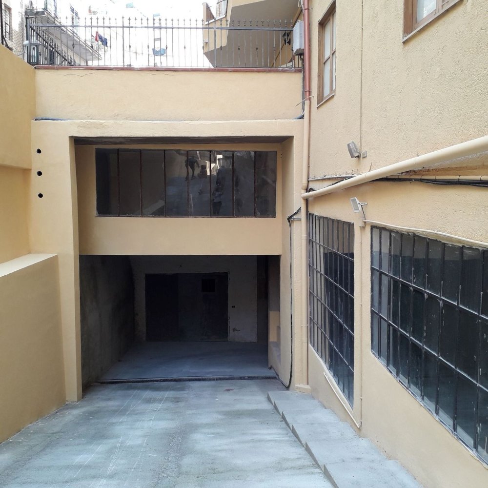  Garage in Agrigento, Italy No. 256151