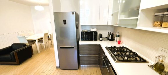 Dúplex de 3 habitaciónes en San Donato Milanese, Italy No. 5010 16