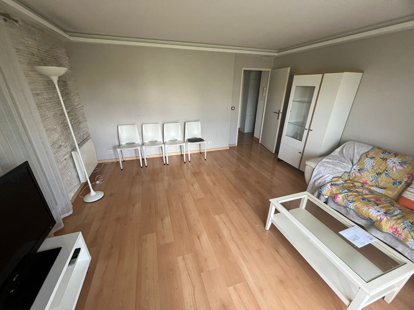 Apartamento de 3 habitaciónes en Bobigny, France No. 362698