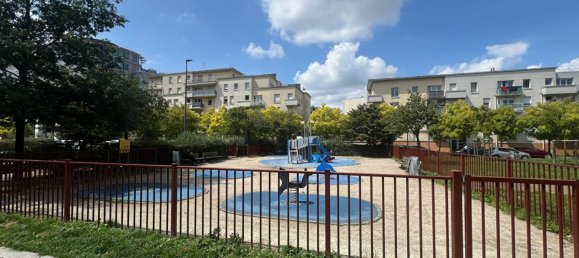 Apartamento de 3 habitaciónes en Bobigny, France No. 362698 5