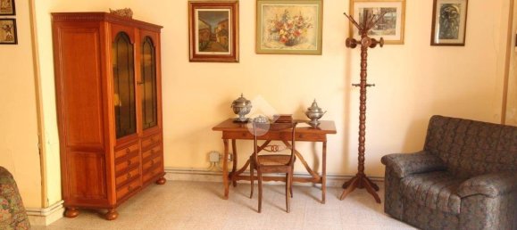 Oficina en Brindisi, Italy 61 m² No. 80072 3