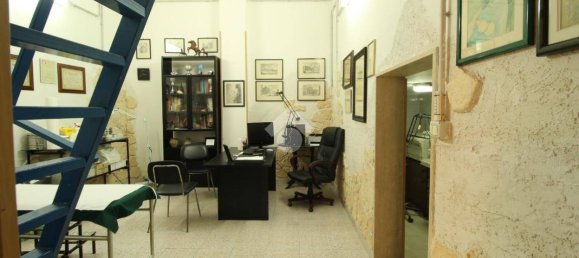 Oficina en Brindisi, Italy 61 m² No. 80072 9