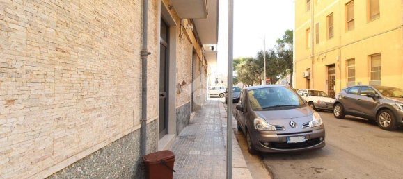 Oficina en Brindisi, Italy 61 m² No. 80072 17