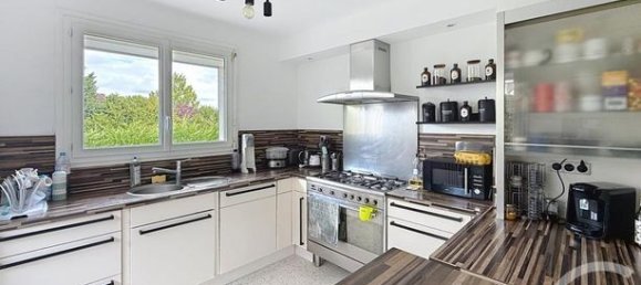 5 bedrooms House in Saint-Georges-sur-Baulche, France No. 357097 2