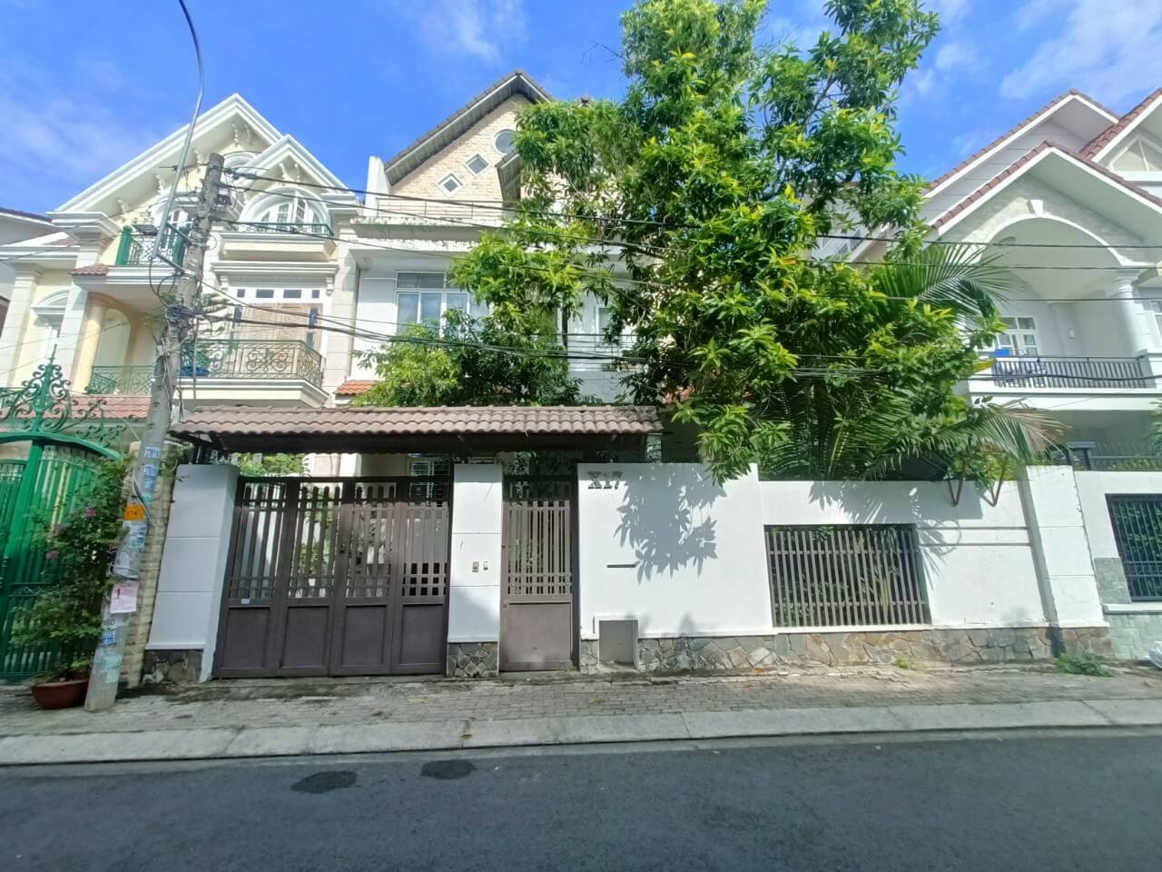 240m² Villa in District 7, Vietnam No. 7508