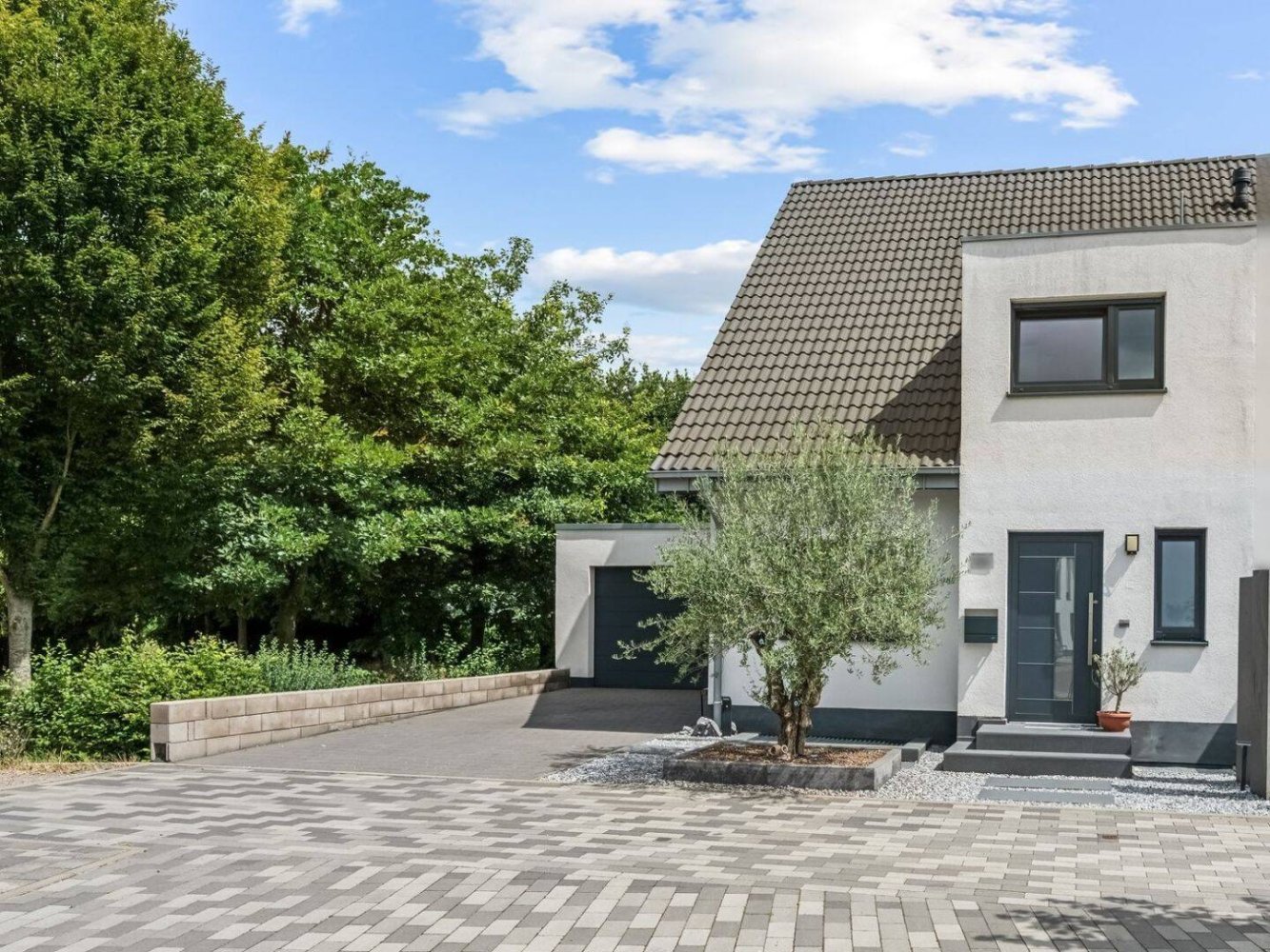 5 rooms Townhouse in Aachen, Germany No. 248005