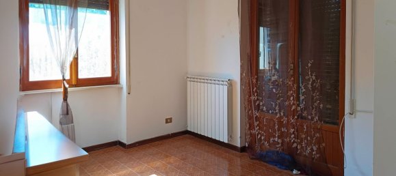 Casa de 6 divisões em L'Aquila, Italy N.º 290385 9