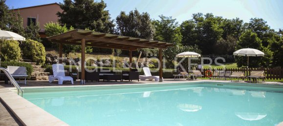 8 bedrooms Villa in Manciano, Italy No. 102907 2