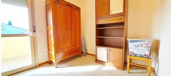 3-salle Appartement à Senigallia, Italy No. 15098 9