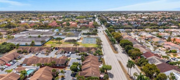 2 Schlafzimmer Gewerbliche Immobilien in Miami, USA, Nr. 615454 3