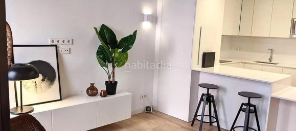 2 Schlafzimmer Penthouse in Ciutat Vella, Spain, Nr. 78955 3