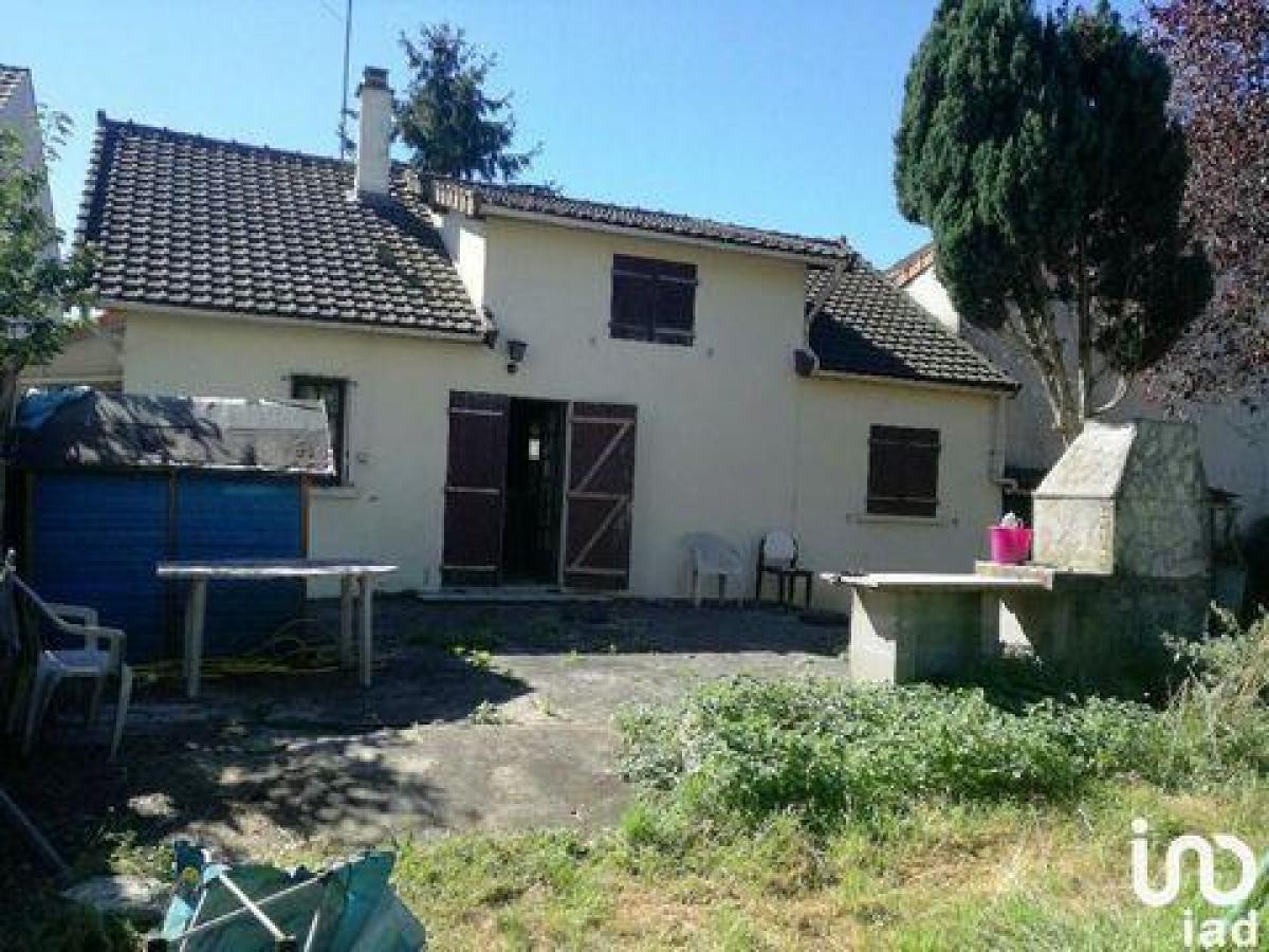 2 bedrooms House in Stains, France No. 28545