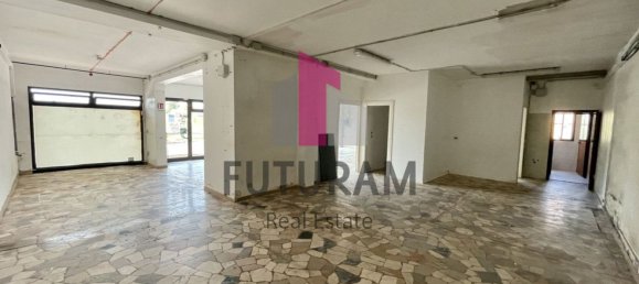 310m² Warehouse in Vigonovo, Italy No. 283037 28