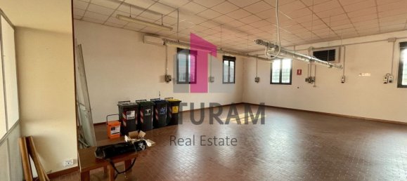 310m² Warehouse in Vigonovo, Italy No. 283037 12