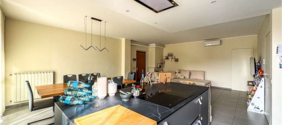 Квартира с 5 комнатами в Маджента, Италия № 230053 3