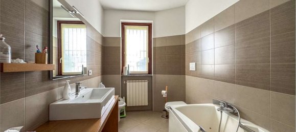 Квартира с 5 комнатами в Маджента, Италия № 230053 12