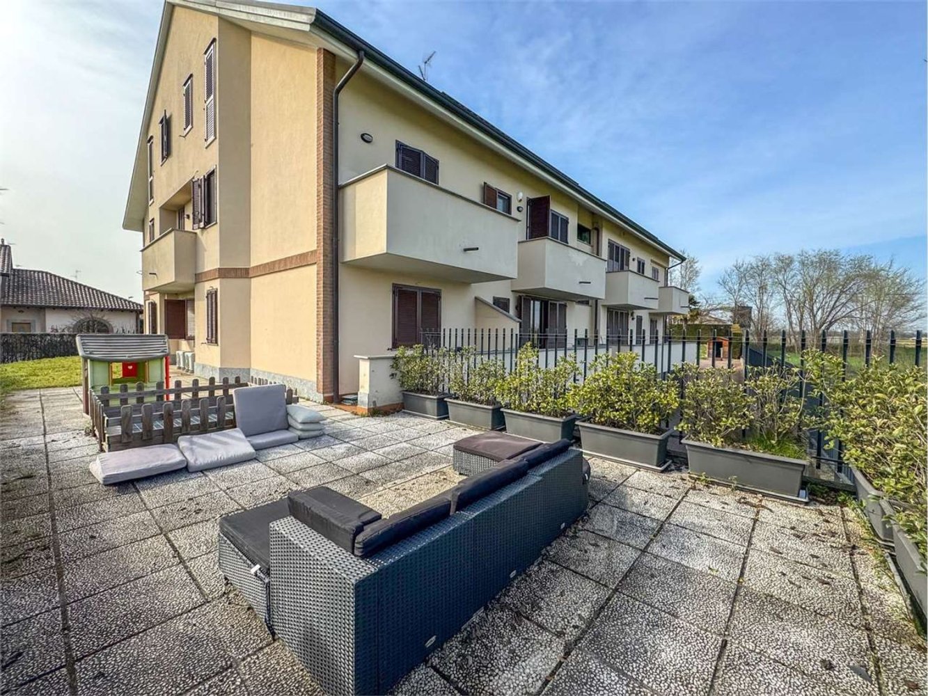 Квартира с 5 комнатами в Маджента, Италия № 230053