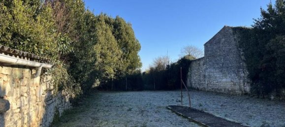 Casa de 3 dormitorios en Charente-Maritime, France No. 290059 5