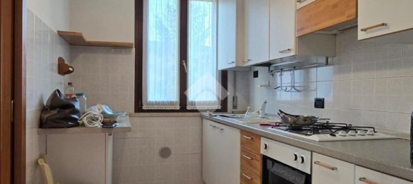 6 rooms House in Castel d'Azzano, Italy No. 59710 7