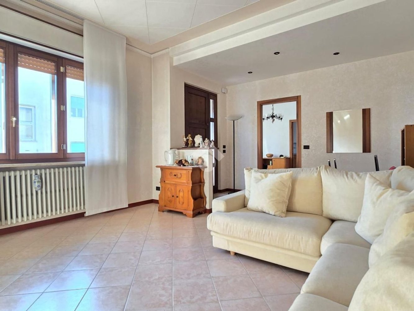 6 rooms House in Castel d'Azzano, Italy No. 59710