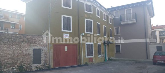 Casa de 3 dormitorios en Bussolengo, Italy No. 60152 4