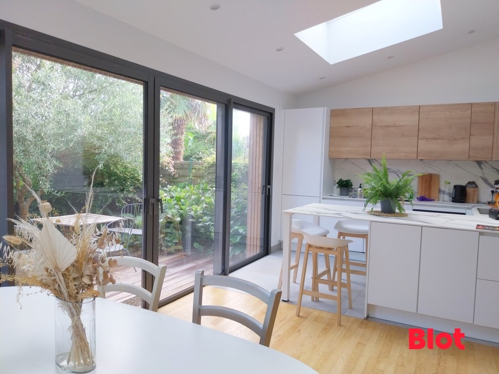 4 bedrooms House in Lorient, France No. 195592