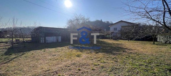 1 room Land in Travedona-Monate, Italy No. 84883 2