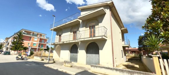 6-salle Maison à Monteprandone, Italy No. 306883 2